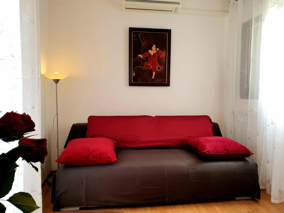 Dolac Apartment *